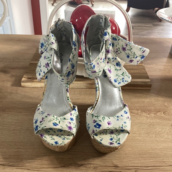 Dollhouse Shoes - Dollhouse floral print wedge heels size 7